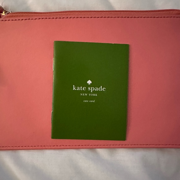 Kate Spade wristlet - Picture 4 of 4